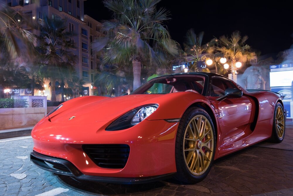 Porsche 911 auf Dubais Straßen