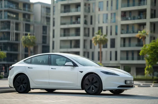 Tesla içinde Dubai