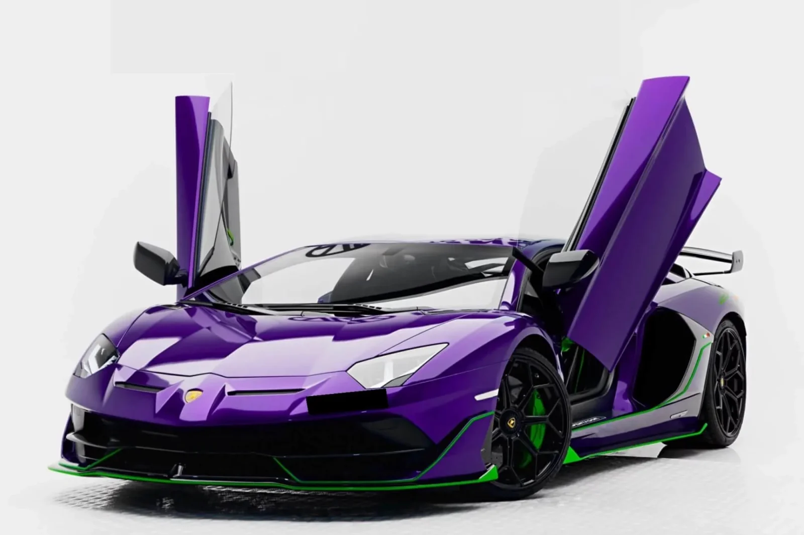 Kiralık Lamborghini Aventador SVJ Mor 2020 içinde Dubai