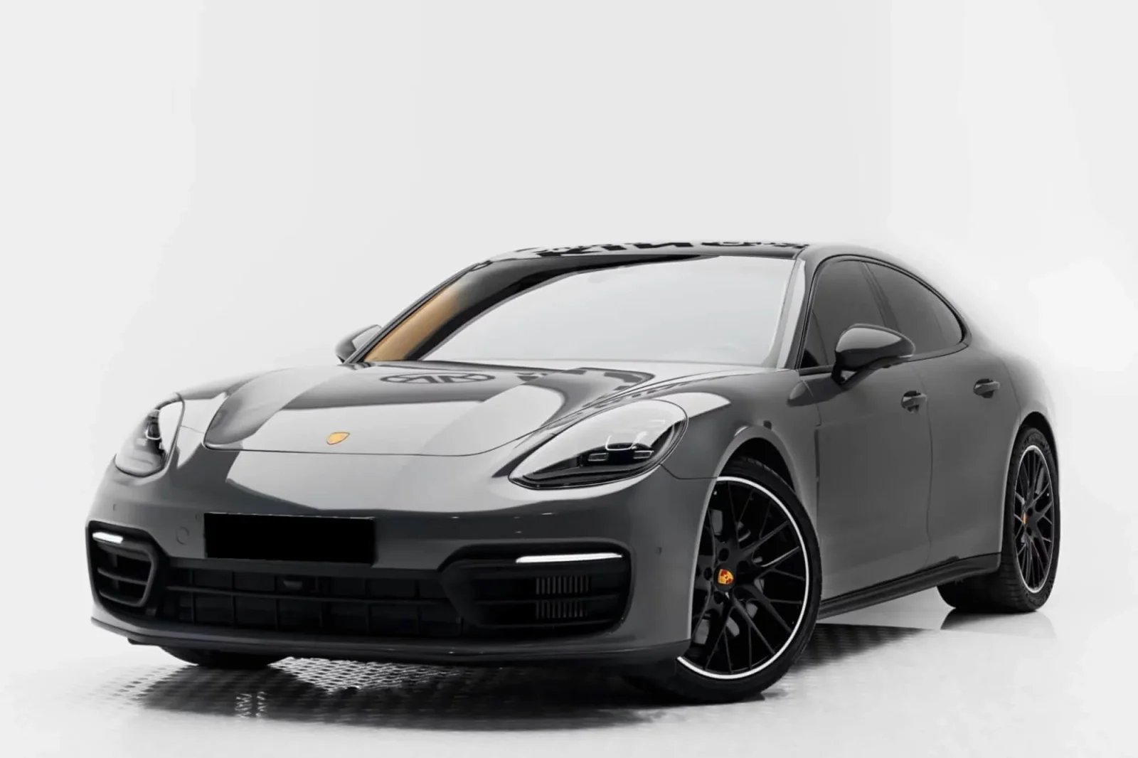 Аренда Porsche Panamera  Серый 2023 в Дубае