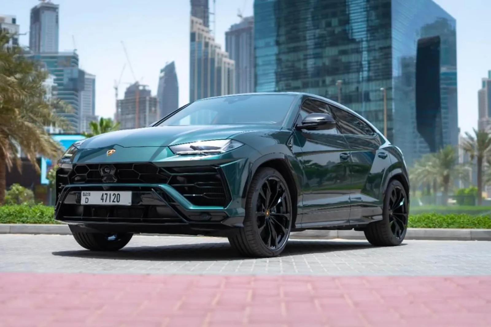 Kiralık Lamborghini Urus  Yeşil 2022 içinde Dubai