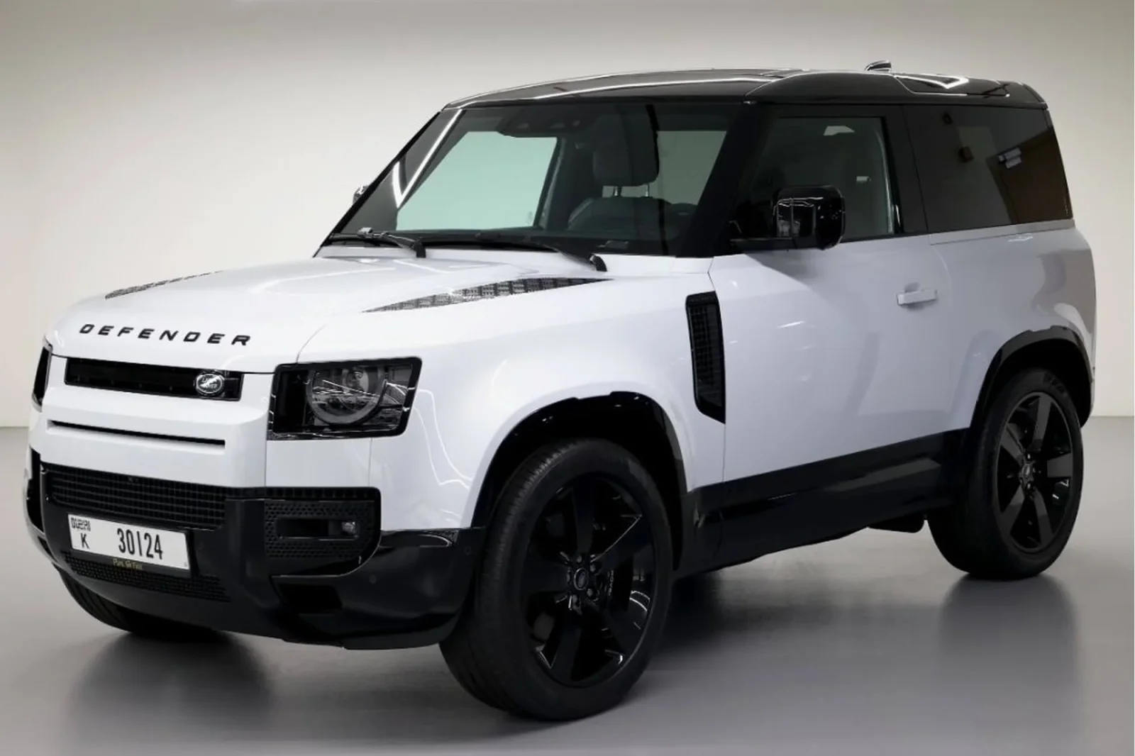 Loyer Land Rover Defender 90 Blanc 2023 en Dubai