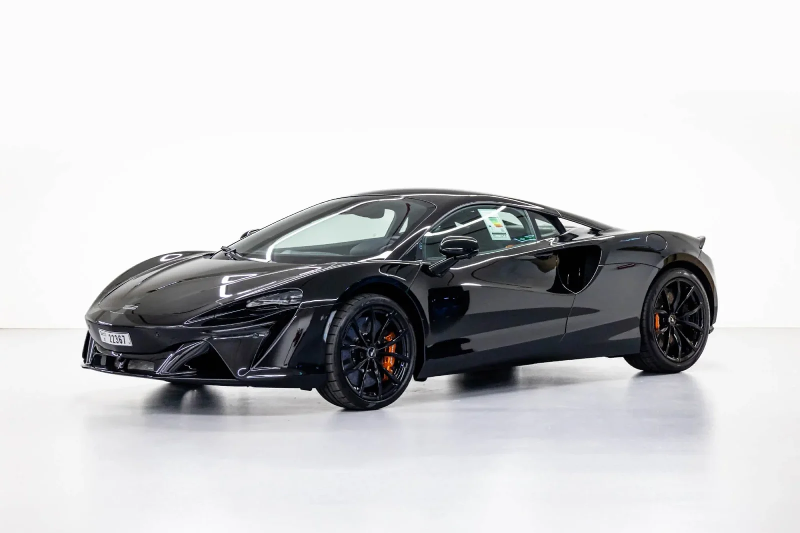 Alquiler McLaren Artura  Negro 2023 en Dubái