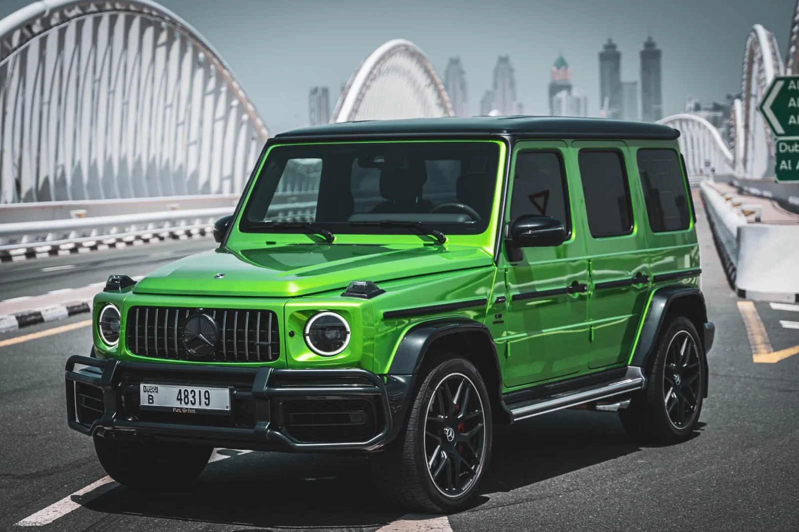 Kiralık Mercedes-Benz G-Class G63 AMG Yeşil 2023 içinde Dubai