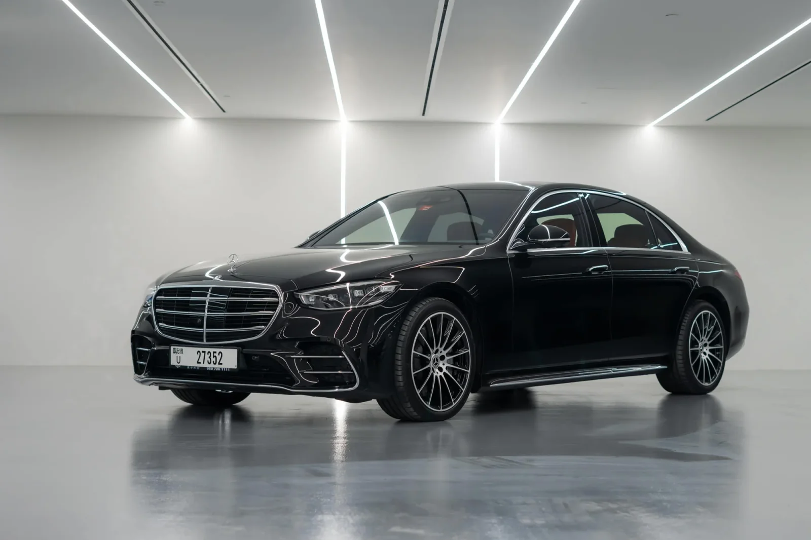 Kiralık Mercedes-Benz S-Class S500 Siyah 2022 içinde Dubai