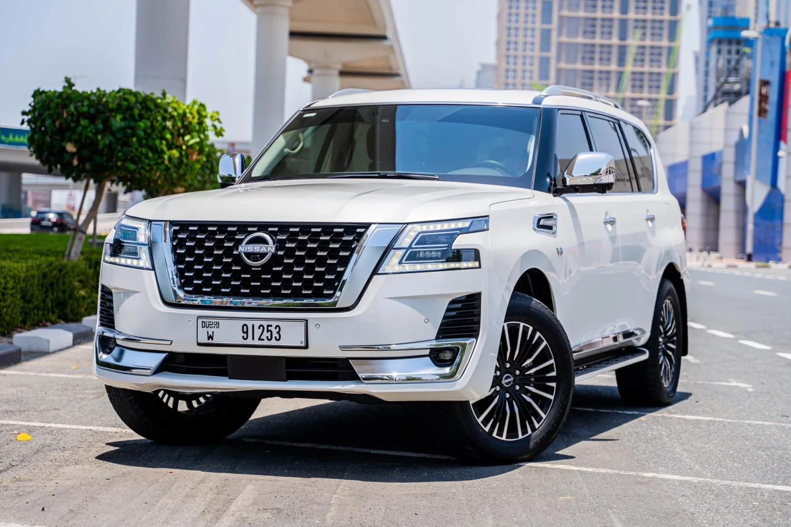 Loyer Nissan Patrol  Blanc 2022 en Dubai