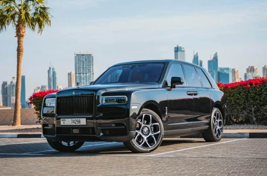 Rolls-Royce Cullinan black badge Nero 2022