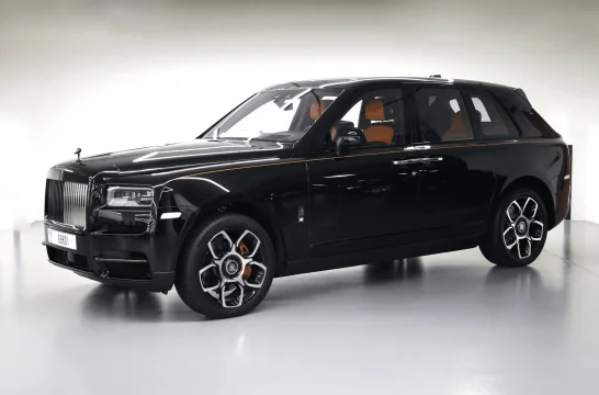 Rolls-Royce Cullinan black badge Negro 2023