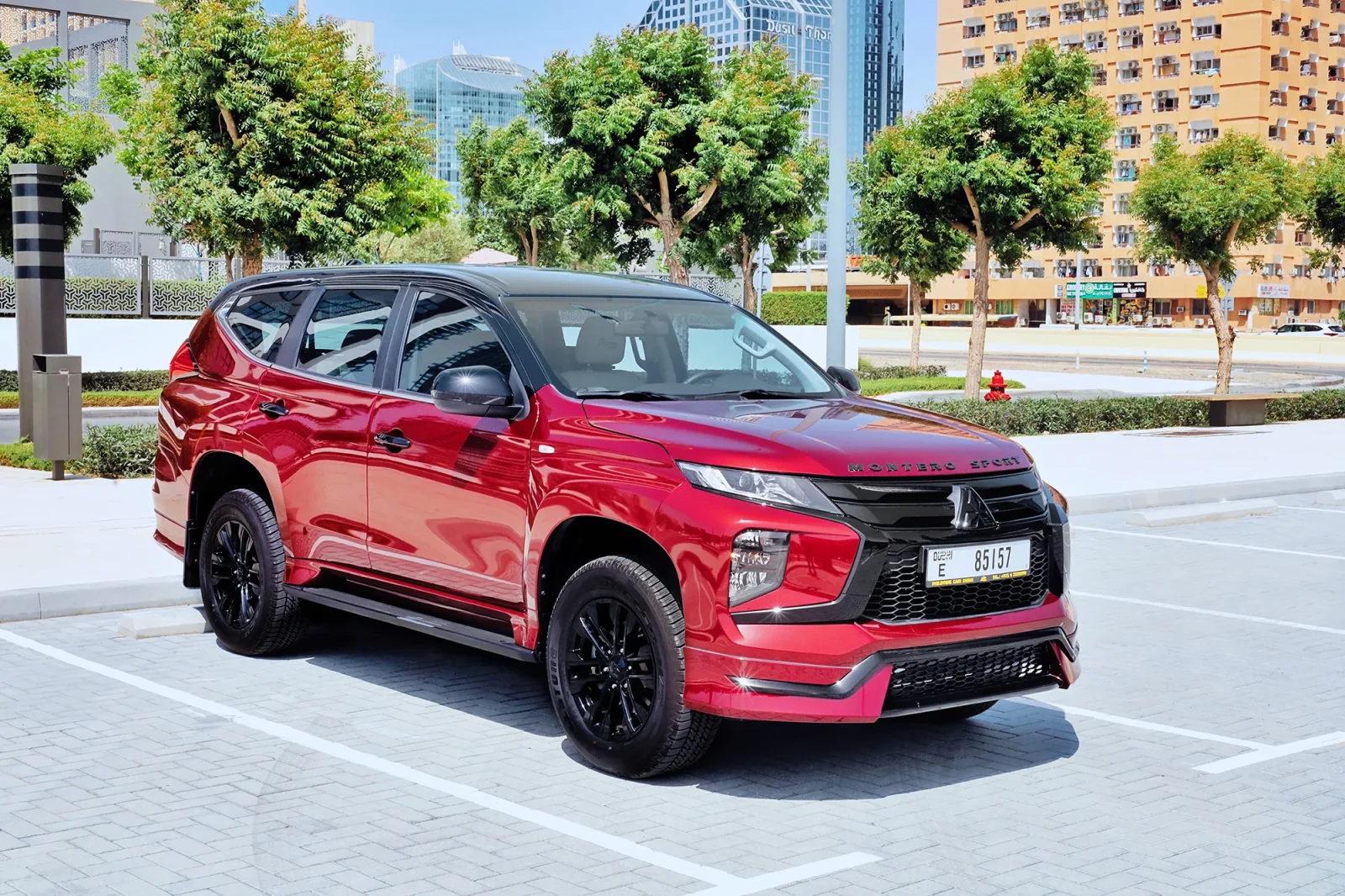 Loyer Mitsubishi Montero Sport  Rouge 2023 en Dubai