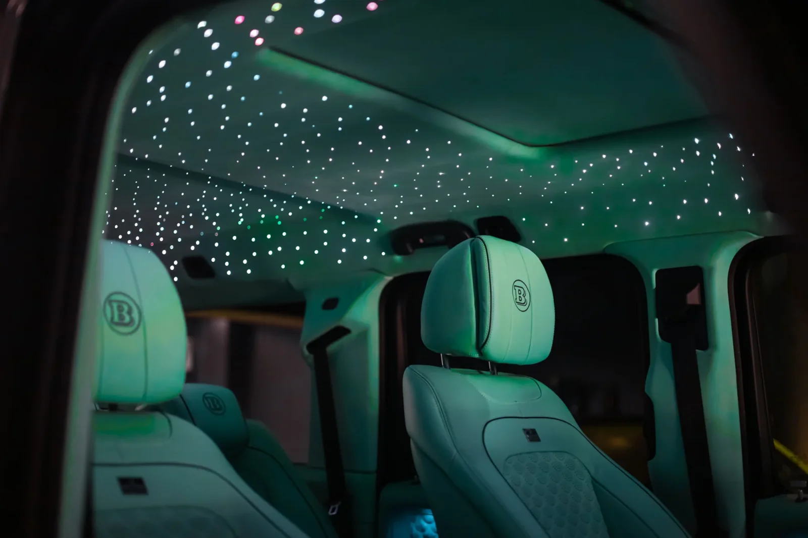 Huren Mercedes-Benz G-Class G800 Brabus Grijs 2023 in Dubai - 6 