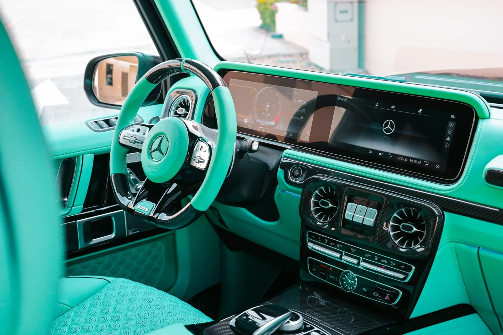 Huren Mercedes-Benz G-Class G800 Brabus Grijs 2023 in Dubai - 3 