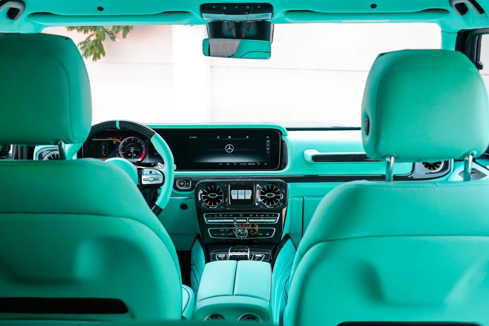 Huren Mercedes-Benz G-Class G800 Brabus Grijs 2023 in Dubai - 4 