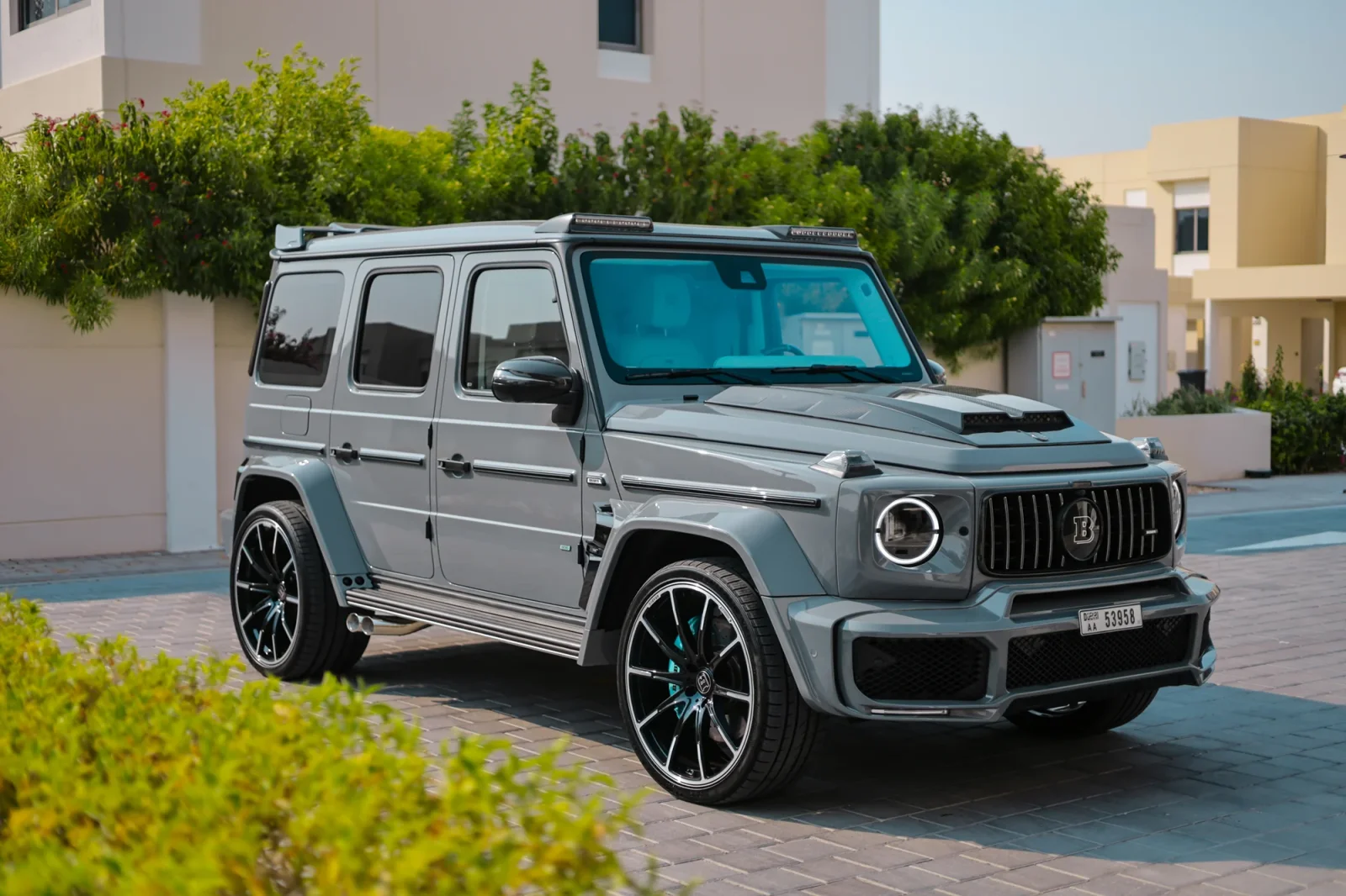 Huren Mercedes-Benz G-Class G800 Brabus Grijs 2023 in Dubai - 2 