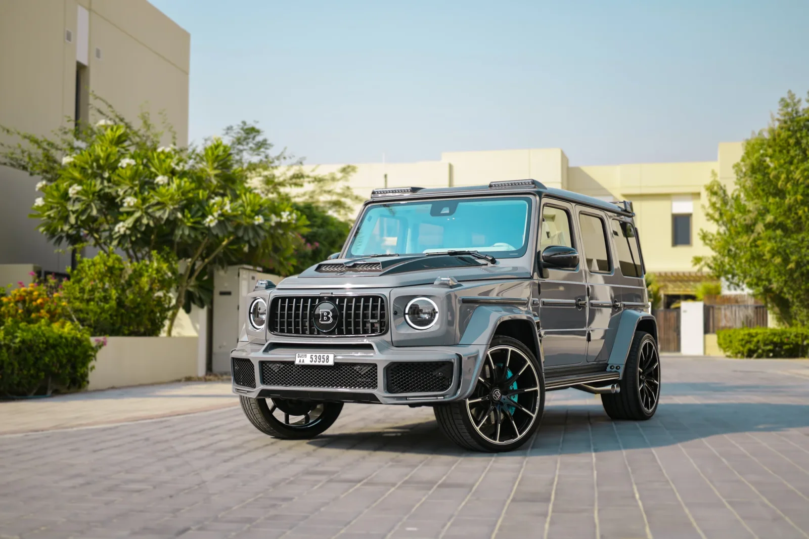 Miete Mercedes-Benz G-Class G800 Brabus Grau 2023 in der Dubai