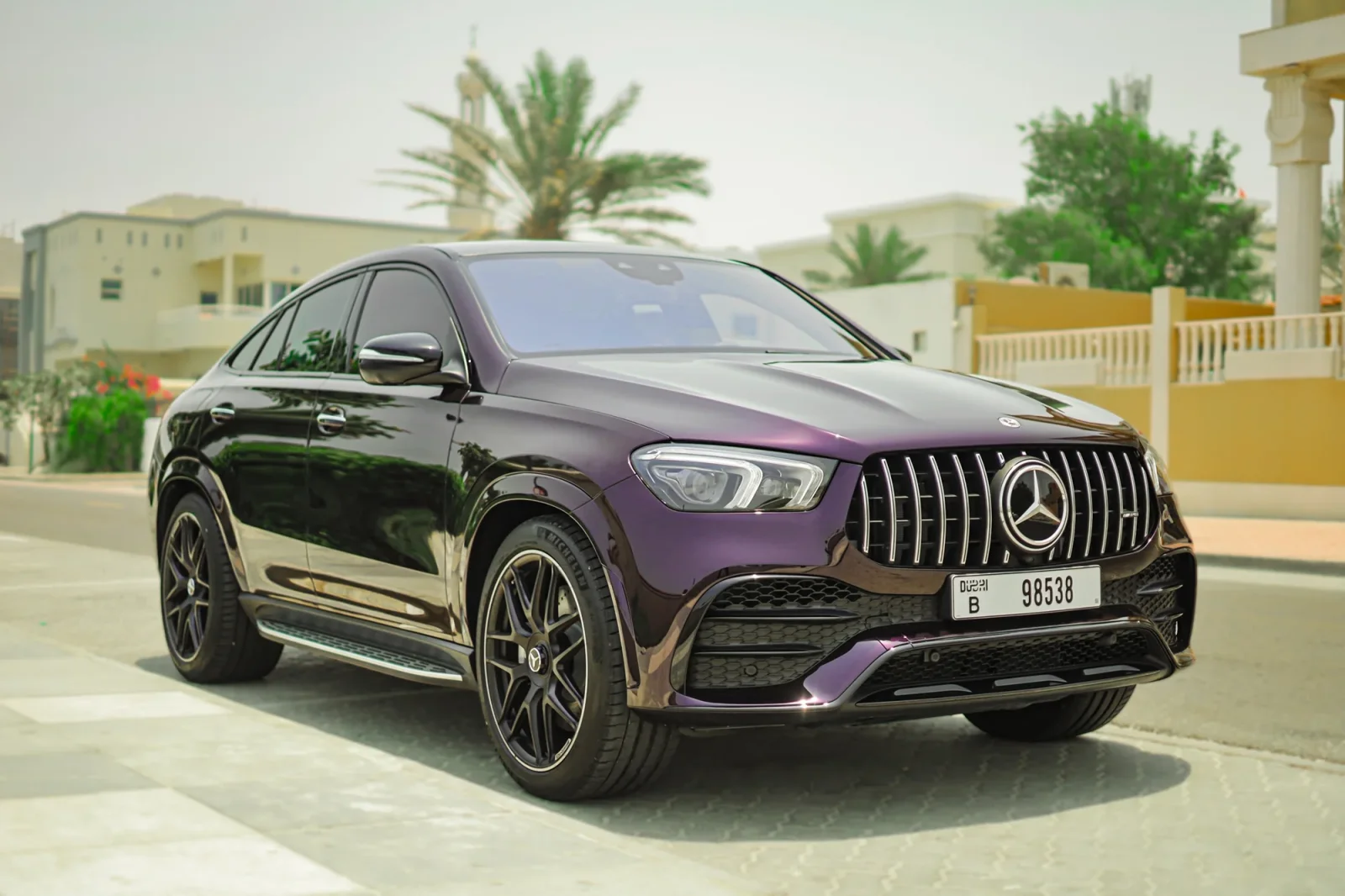 Alquiler Mercedes-Benz GLE 53 AMG Violeta 2023 en Dubái