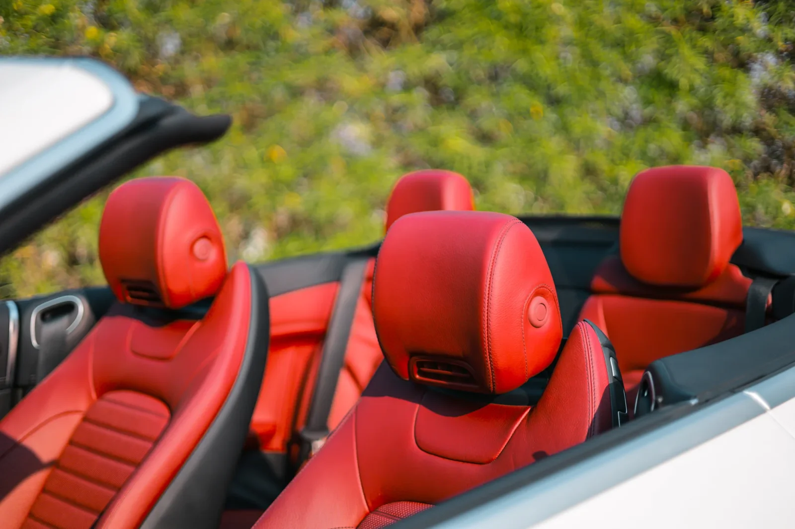 Huren Mercedes-Benz C-Class С300 Wit 2022 in Dubai - 4 