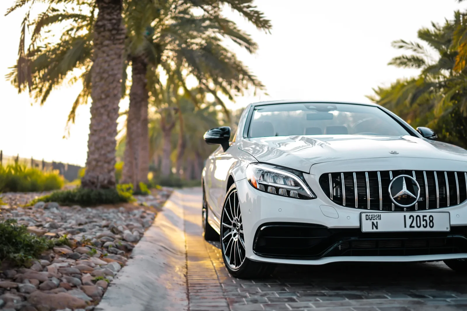Huren Mercedes-Benz C-Class С300 Wit 2022 in Dubai - 2 