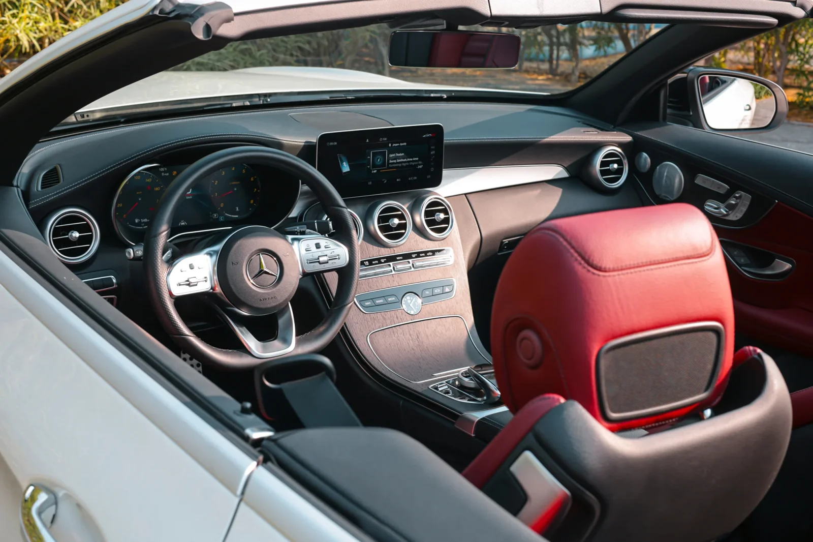 Huren Mercedes-Benz C-Class С300 Wit 2022 in Dubai - 3 