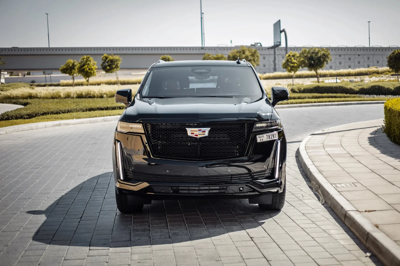 Huren Cadillac Escalade  Zwart 2023 in Dubai - 8 