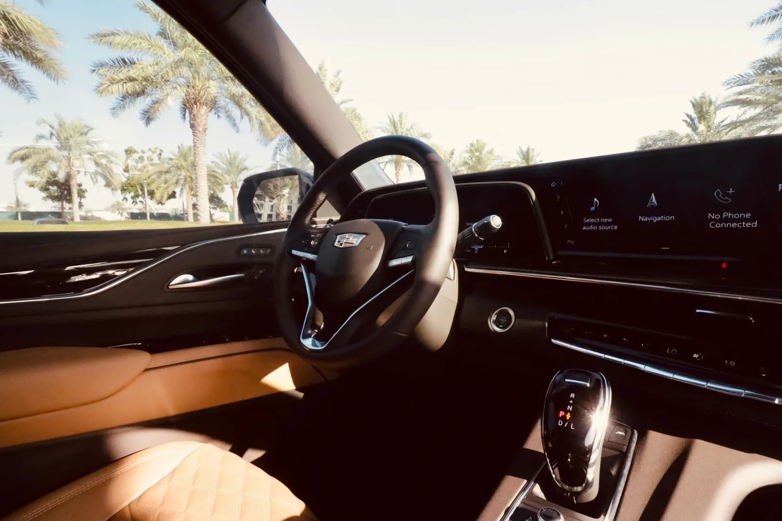 Huren Cadillac Escalade  Zwart 2023 in Dubai - 3 