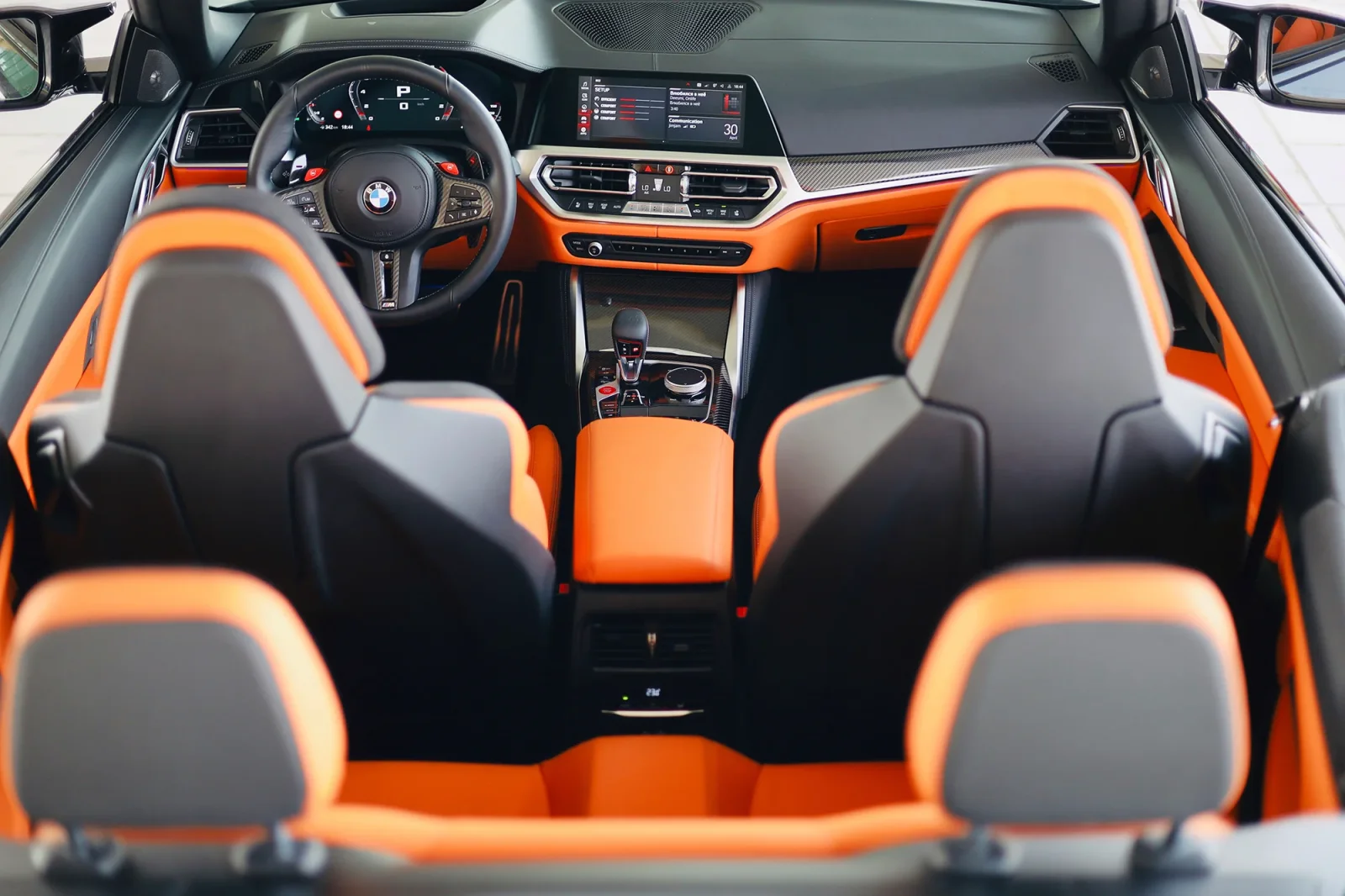 Huren BMW M4 Competition Zwart 2022 in Dubai - 8 