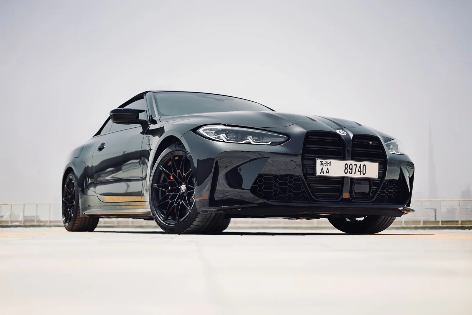 Huren BMW M4 Competition Zwart 2022 in Dubai - 11 