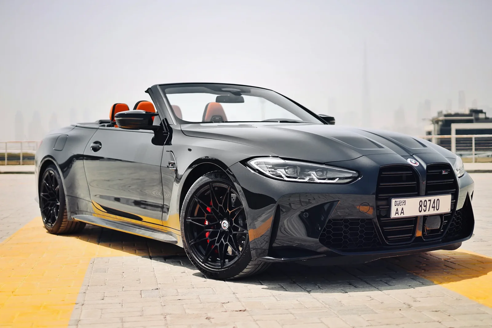 Huren BMW M4 Competition Zwart 2022 in Dubai - 2 
