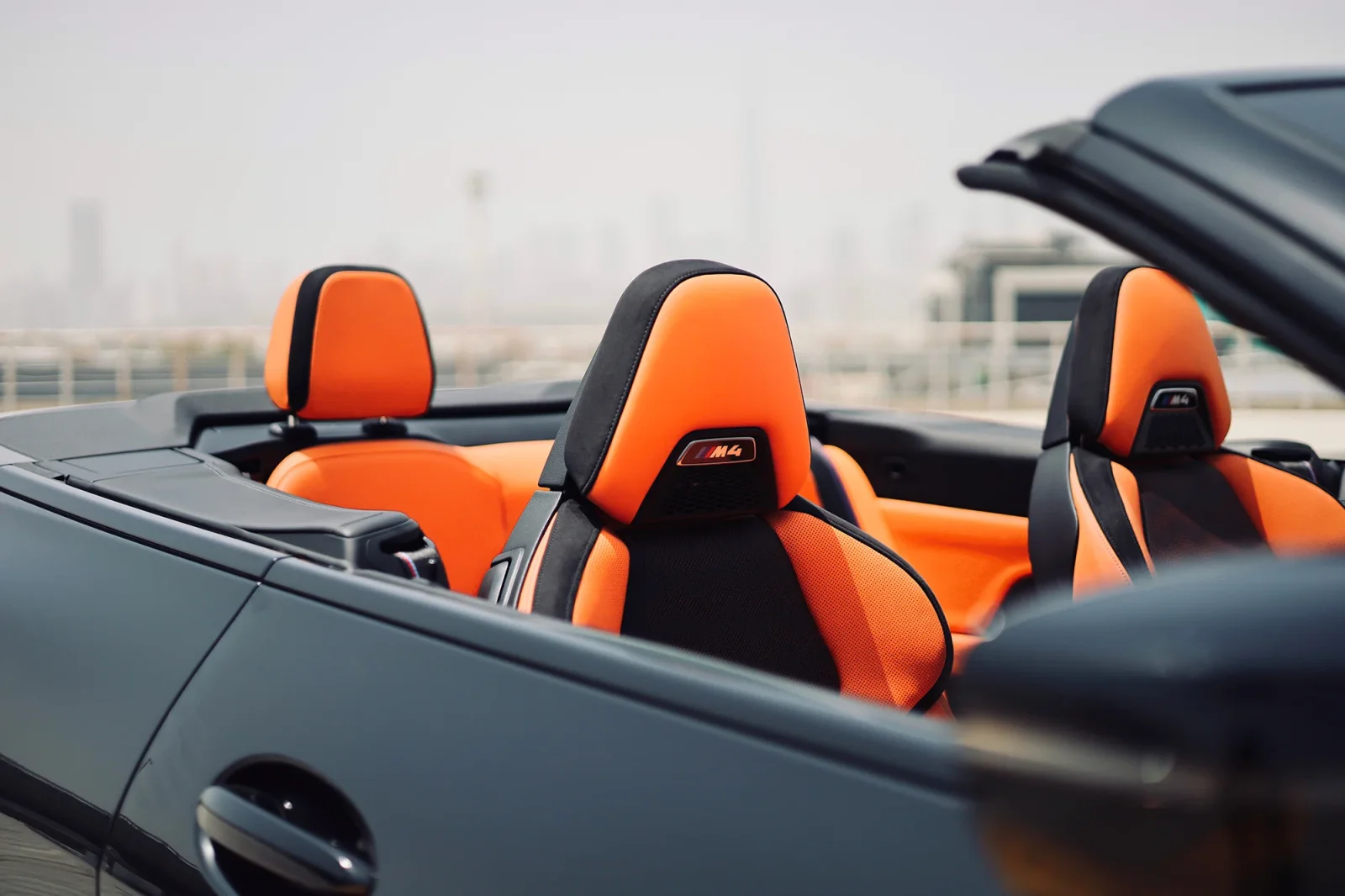 Huren BMW M4 Competition Zwart 2022 in Dubai - 7 