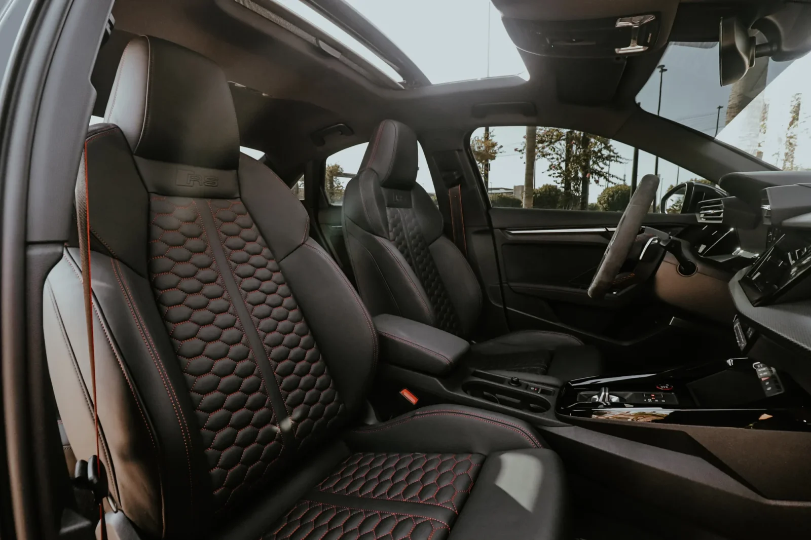 Affitto Audi RS3  Nero 2023 in Dubai - 5 