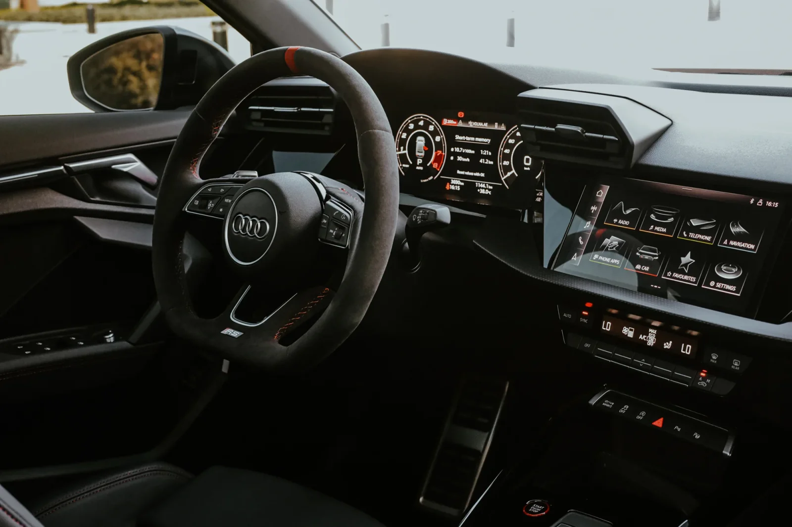 Affitto Audi RS3  Nero 2023 in Dubai - 3 