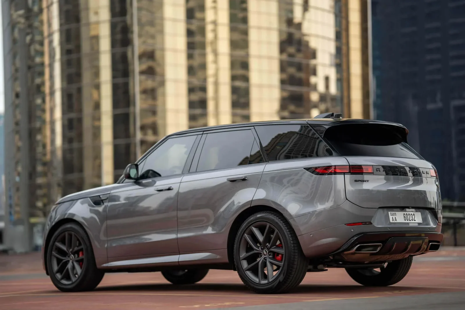 Huren Land Rover Range Rover Sport  Grijs 2023 in Dubai
