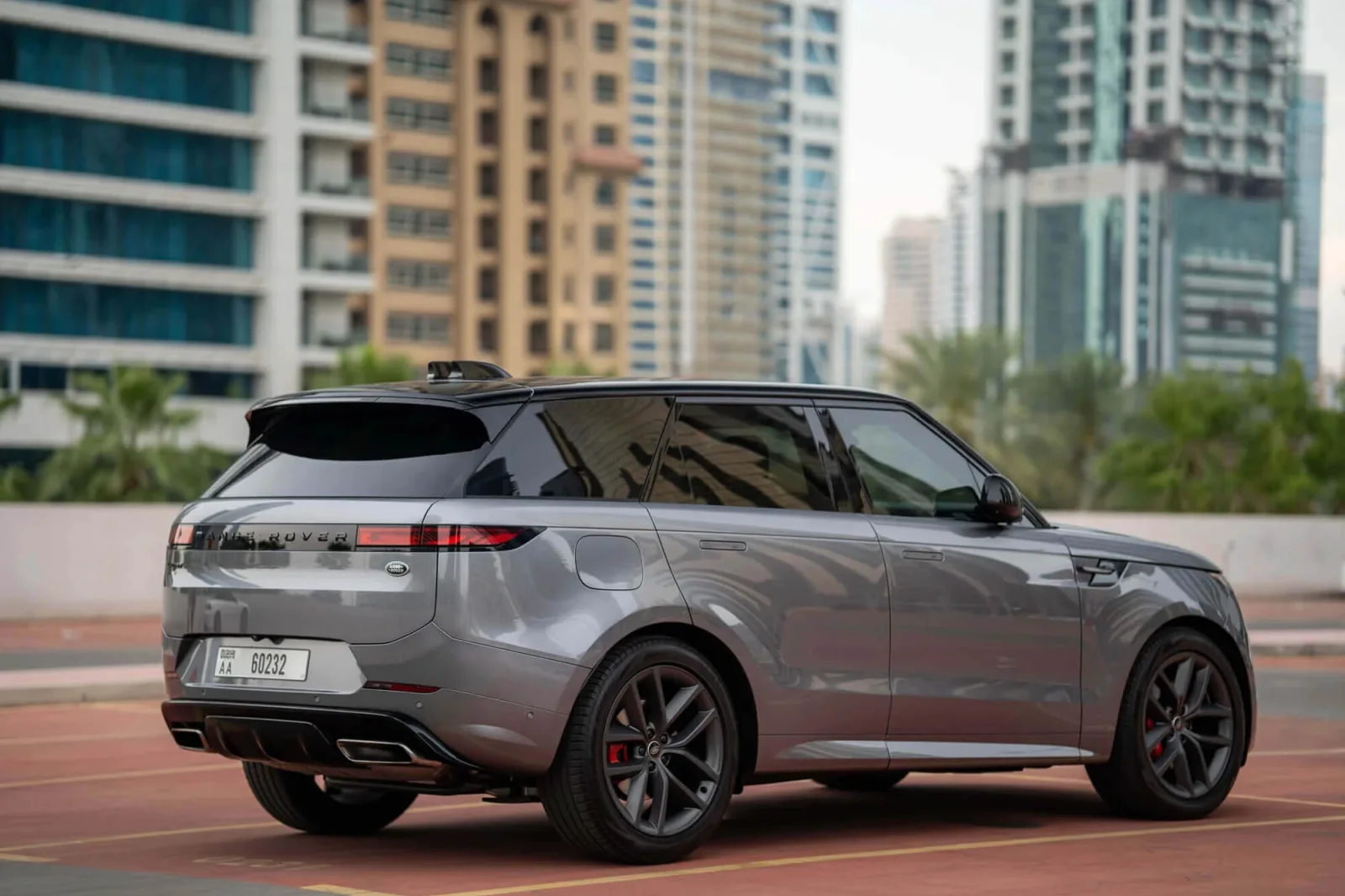 Huren Land Rover Range Rover Sport  Grijs 2023 in Dubai