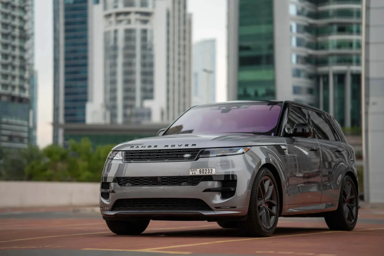 Huren Land Rover Range Rover Sport  Grijs 2023 in Dubai