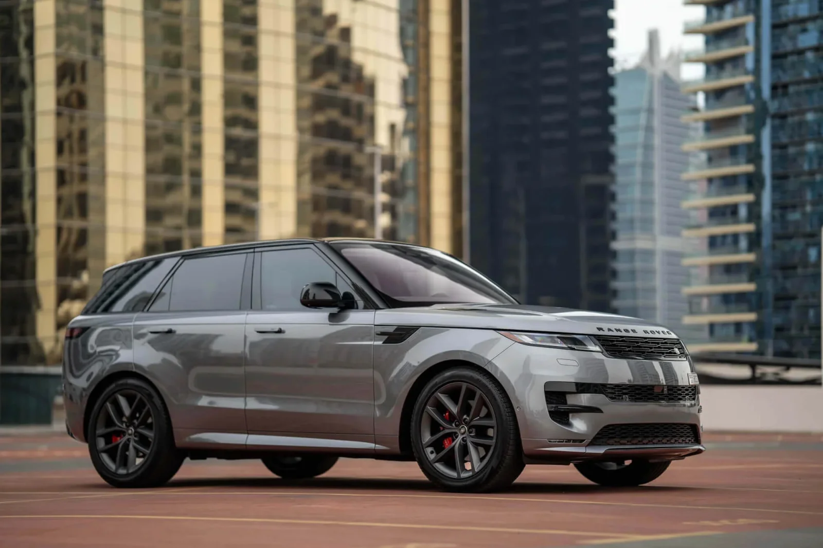 Huren Land Rover Range Rover Sport  Grijs 2023 in Dubai