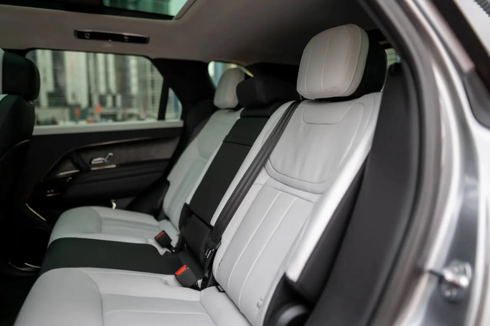 Huren Land Rover Range Rover Sport  Grijs 2023 in Dubai