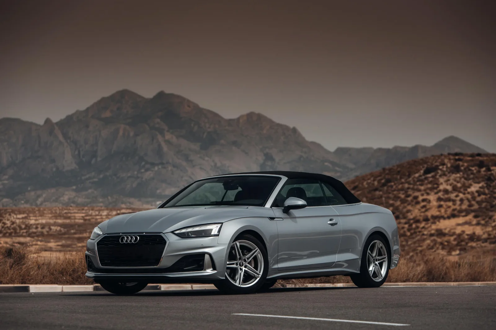 Alquiler Audi A5  Gris 2023 en Dubái