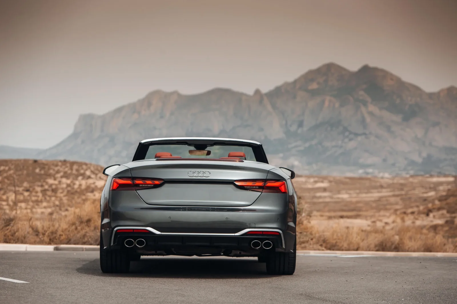 Alquiler Audi S5  Gris 2023 en Dubái