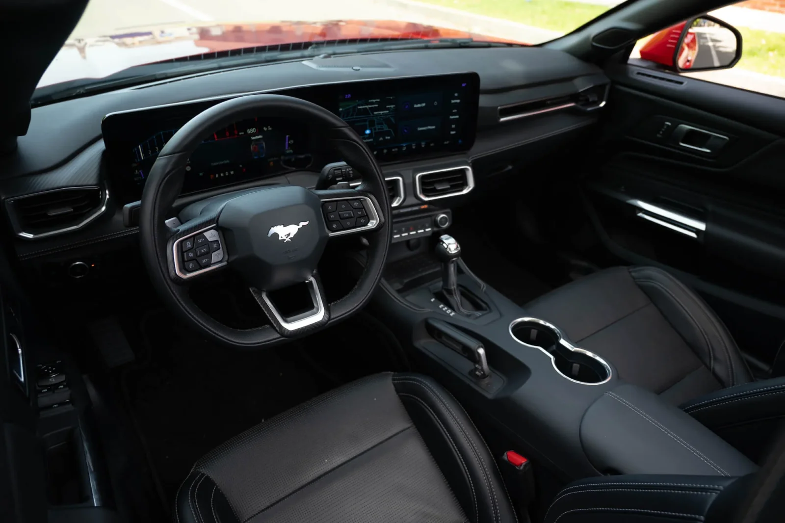 Affitto Ford Mustang  Rosso 2023 in Dubai