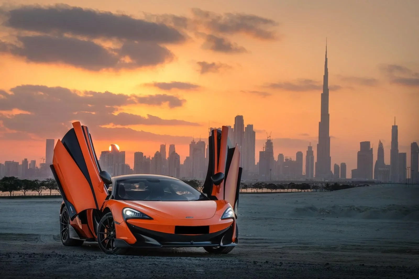 Аренда McLaren 600LT Spider Оранжевый 2021 в Дубае