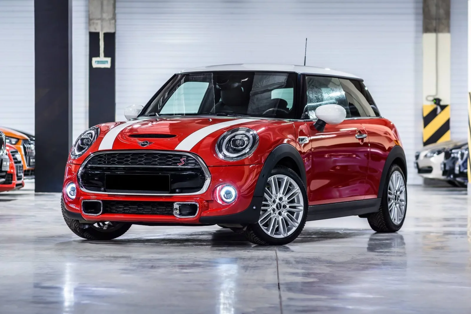 Miete Mini Hatch Cooper S Rot 2021 in der Dubai