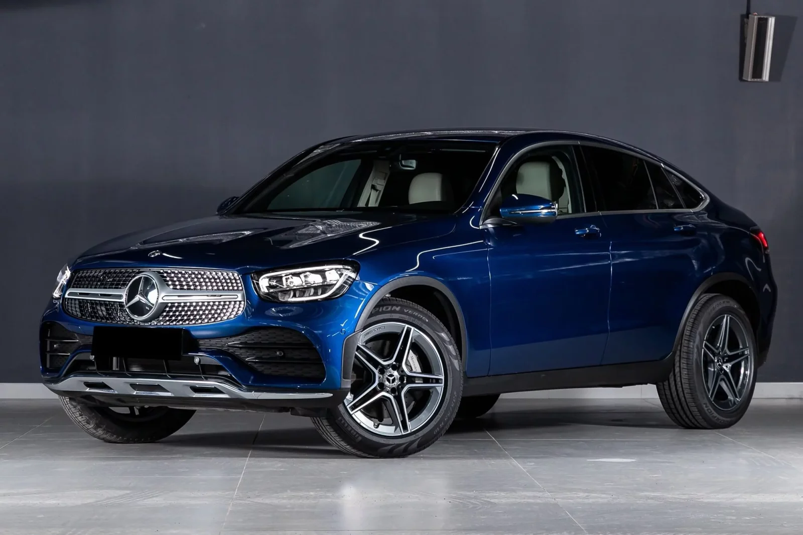 Loyer Mercedes-Benz GLC Coupe  Bleu 2021 en Dubai