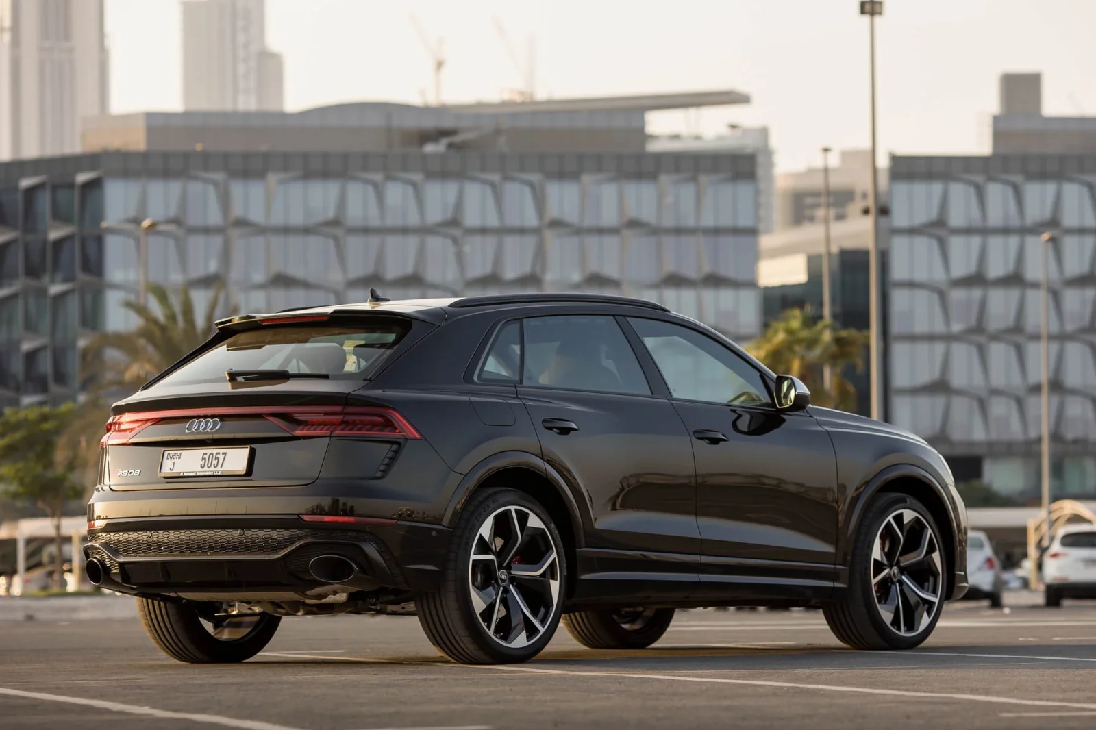 Alquiler Audi RS Q8  Negro 2022 en Dubái