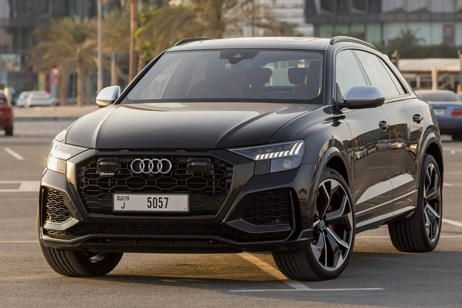 Alquiler Audi RS Q8  Negro 2022 en Dubái