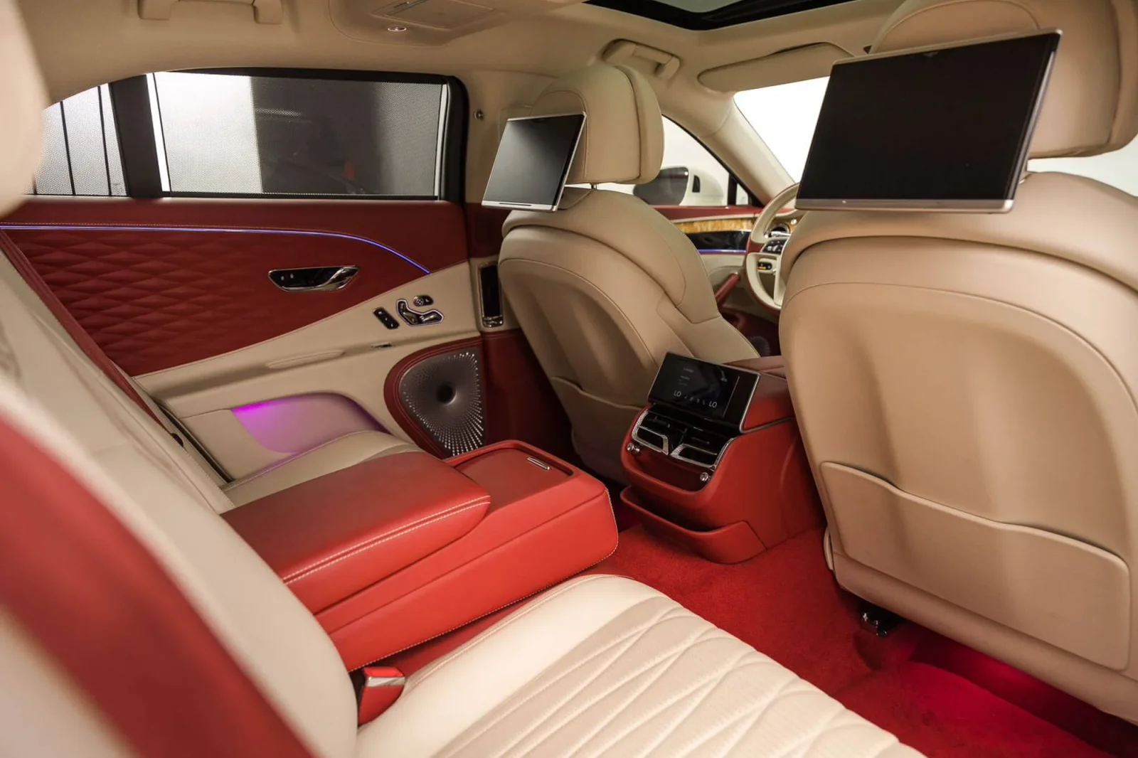 Alquiler Bentley Flying Spur  Blanco 2022 en Dubái