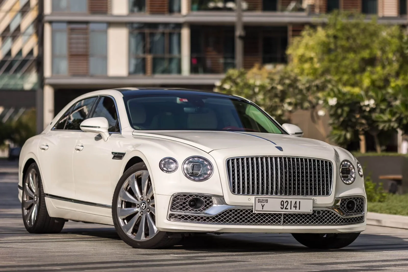 Kiralık Bentley Flying Spur  Beyaz 2020 içinde Dubai