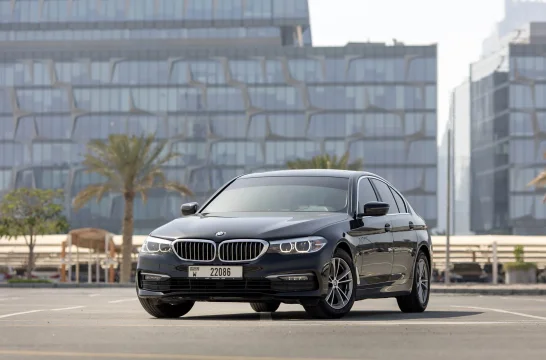 BMW 5-Series Nero 2021