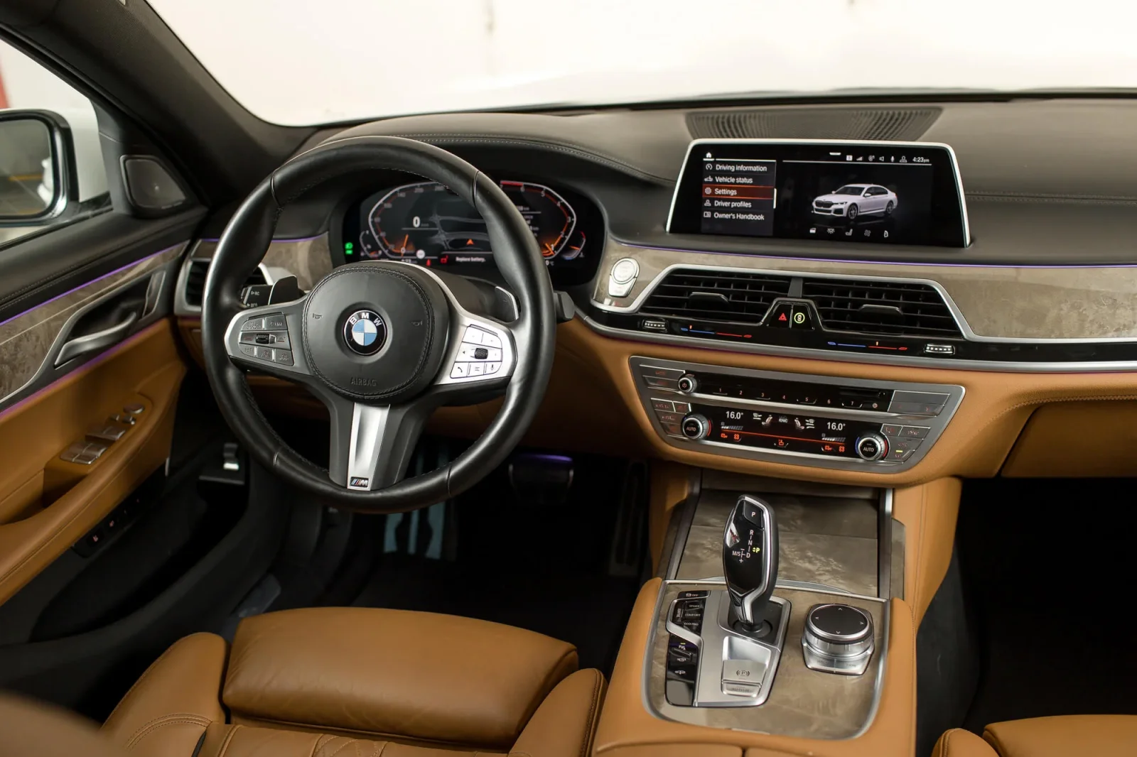 Alquiler BMW 7-Series  Negro 2021 en Dubái