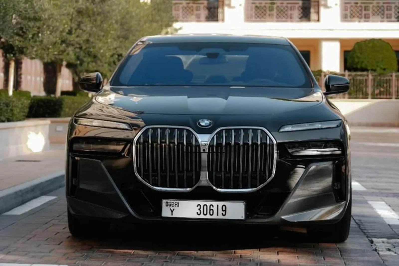 Loyer BMW 7-Series  Noir 2024 en Dubai