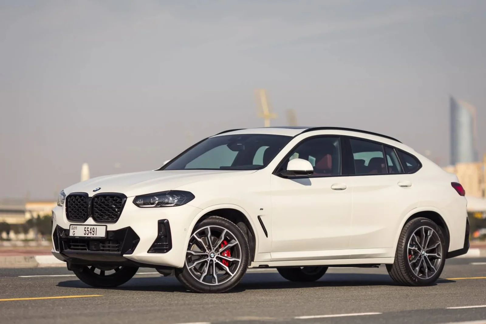 Alquiler BMW X4  Blanco 2024 en Dubái