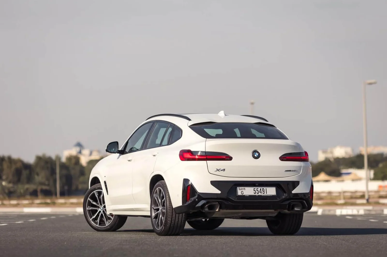 Alquiler BMW X4  Blanco 2024 en Dubái